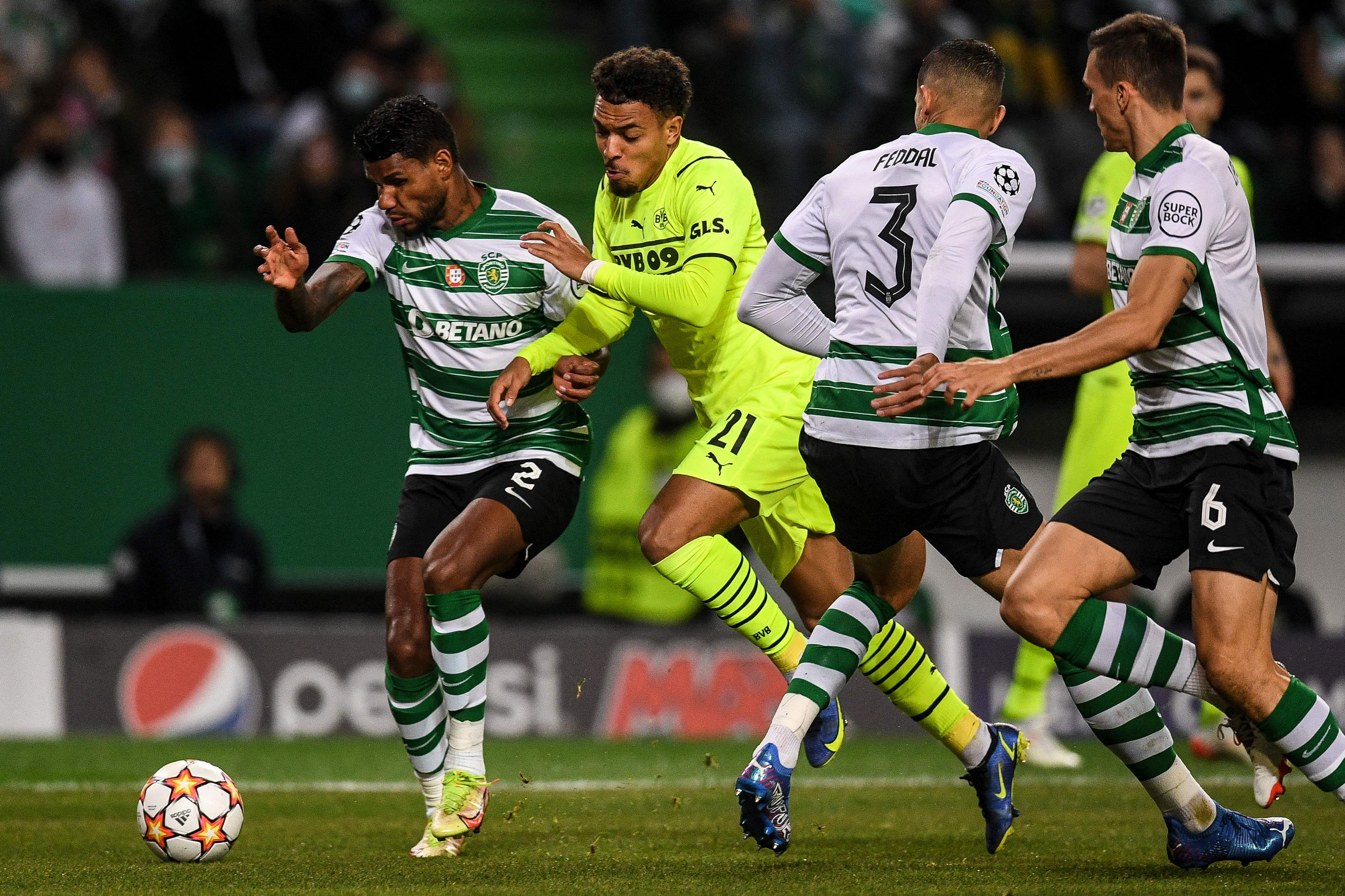 Laga Liga Champions antara Sporting Lisbon dan Borussia Dortmund