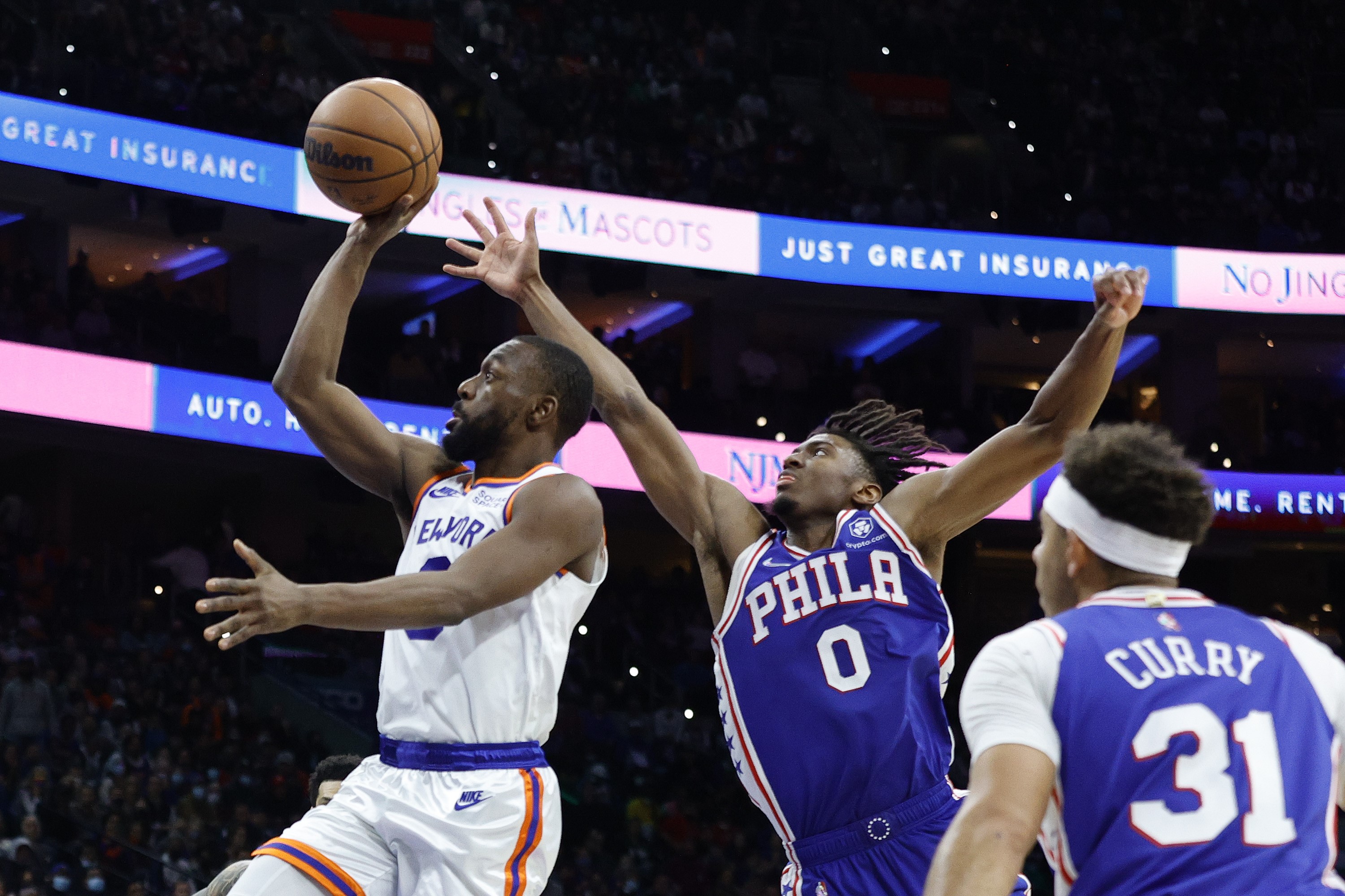 Laga NBA antara Philadelpia 76ers dan New York Knicks.