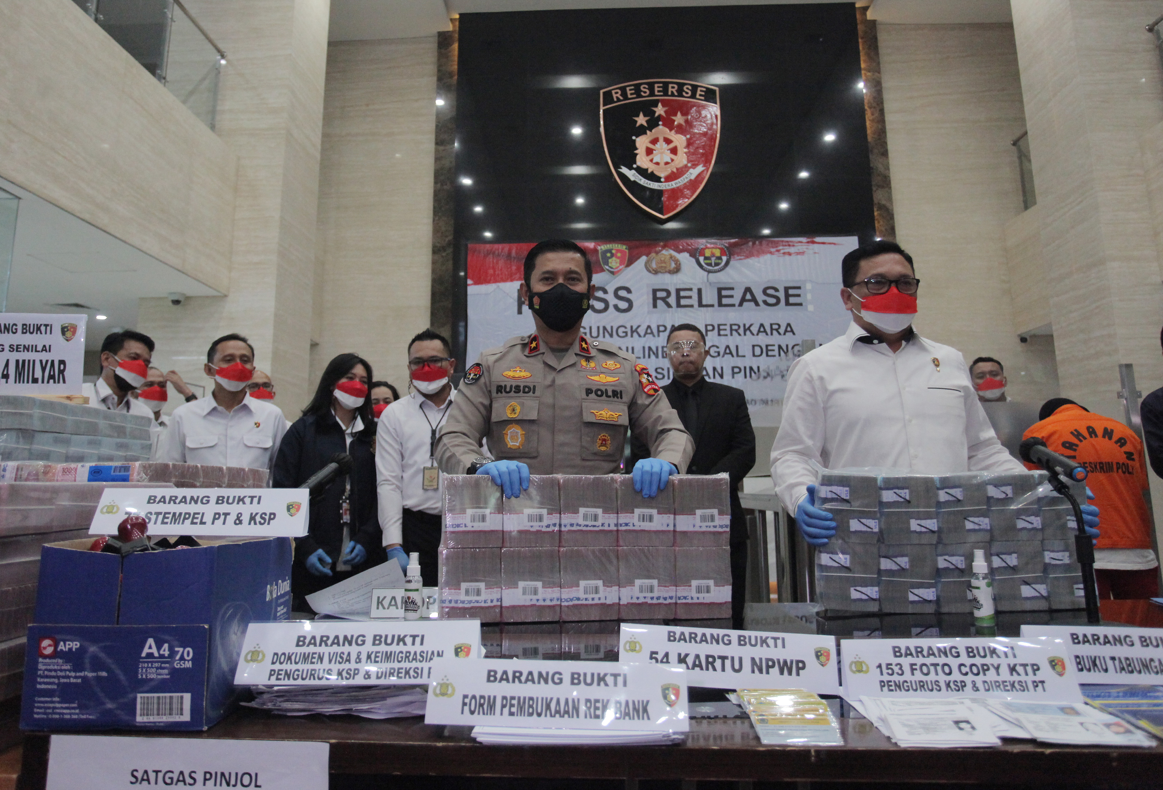 Polri Tangkap WNA Tiongkok Pemodal Pinjol Ilegal