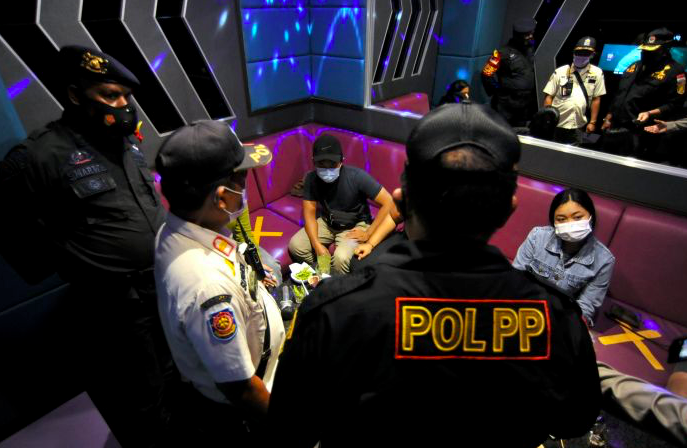 Ilustrasi tempat karaoke