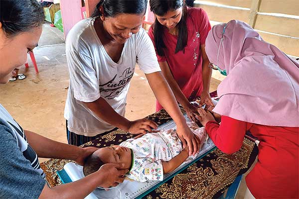 Pengukuran baduta di Kabupaten Halmahera Barat.