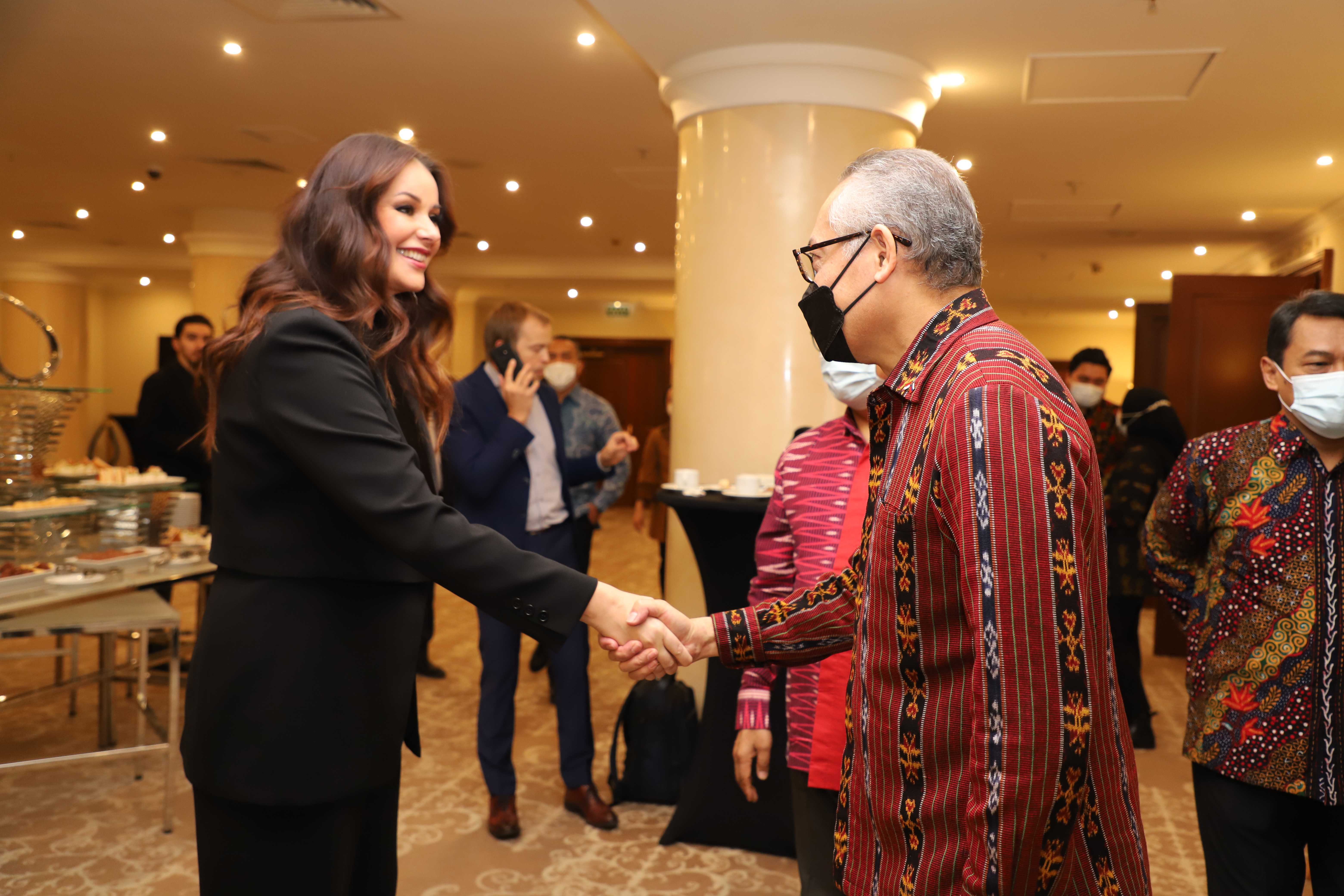 Mias Universe 2002 Oksana Fedorova (kiri)