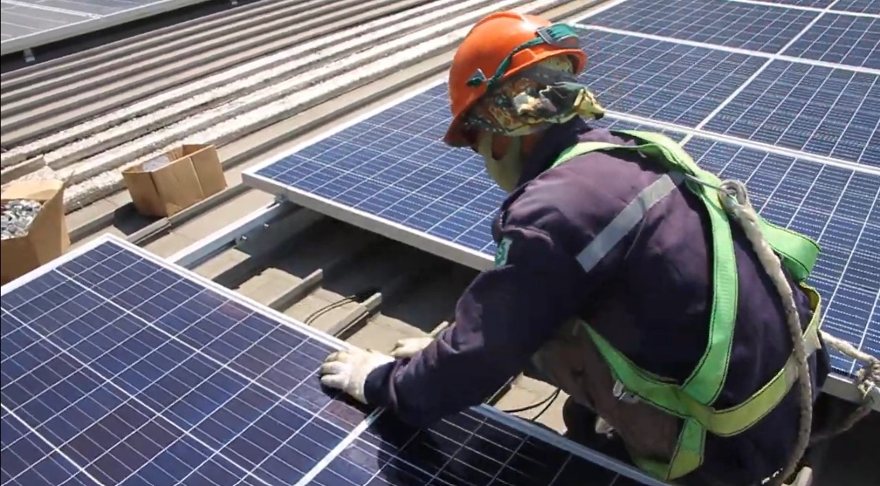 Pembangkit listrik tenaga surya (PLTS) Atap yang dikerjakan Xurya mencapai 87 proyek.