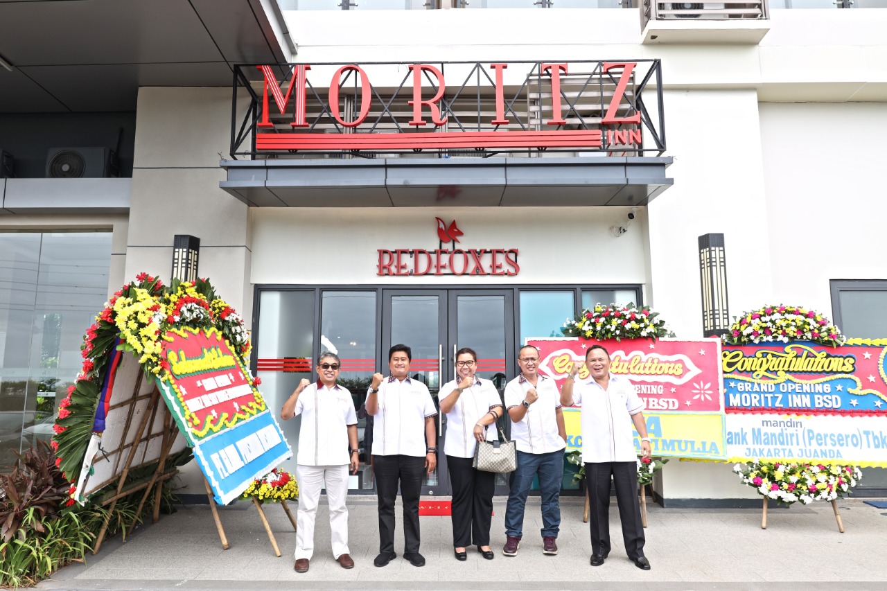 (kiri ke kanan) Bapak Dyas Kusumah, Bapak Teddy R. Bachtiar, Ibu Henny R. Kusumah, Bapak Fadhli Sari, Bapak R. Imba Kusumah.