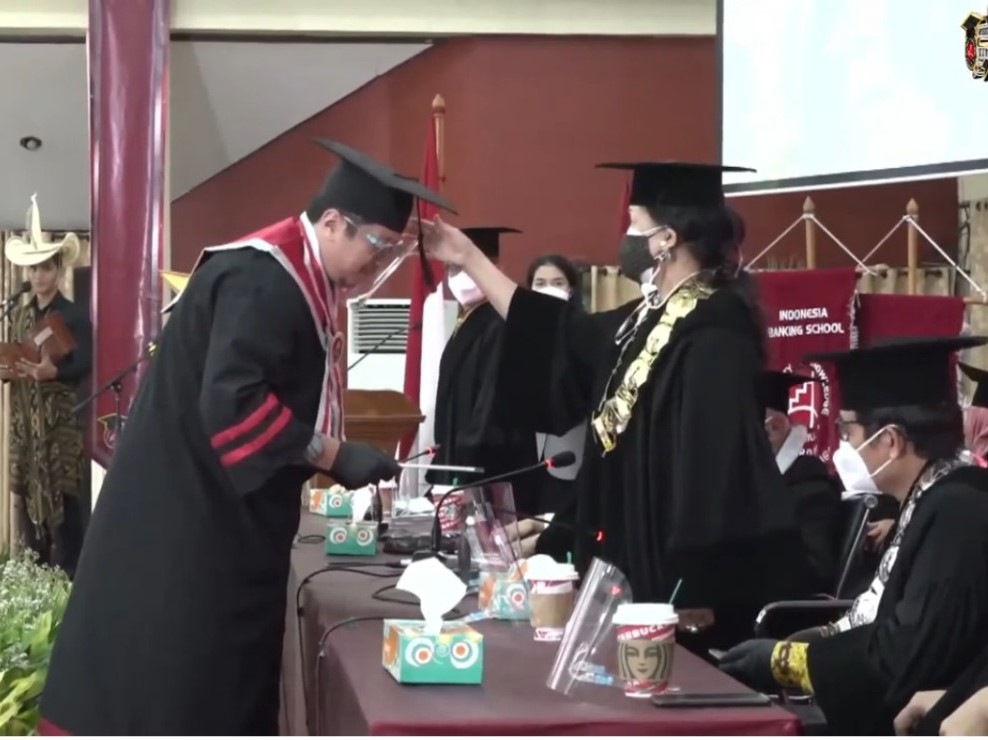 Acara wisuda IBS.