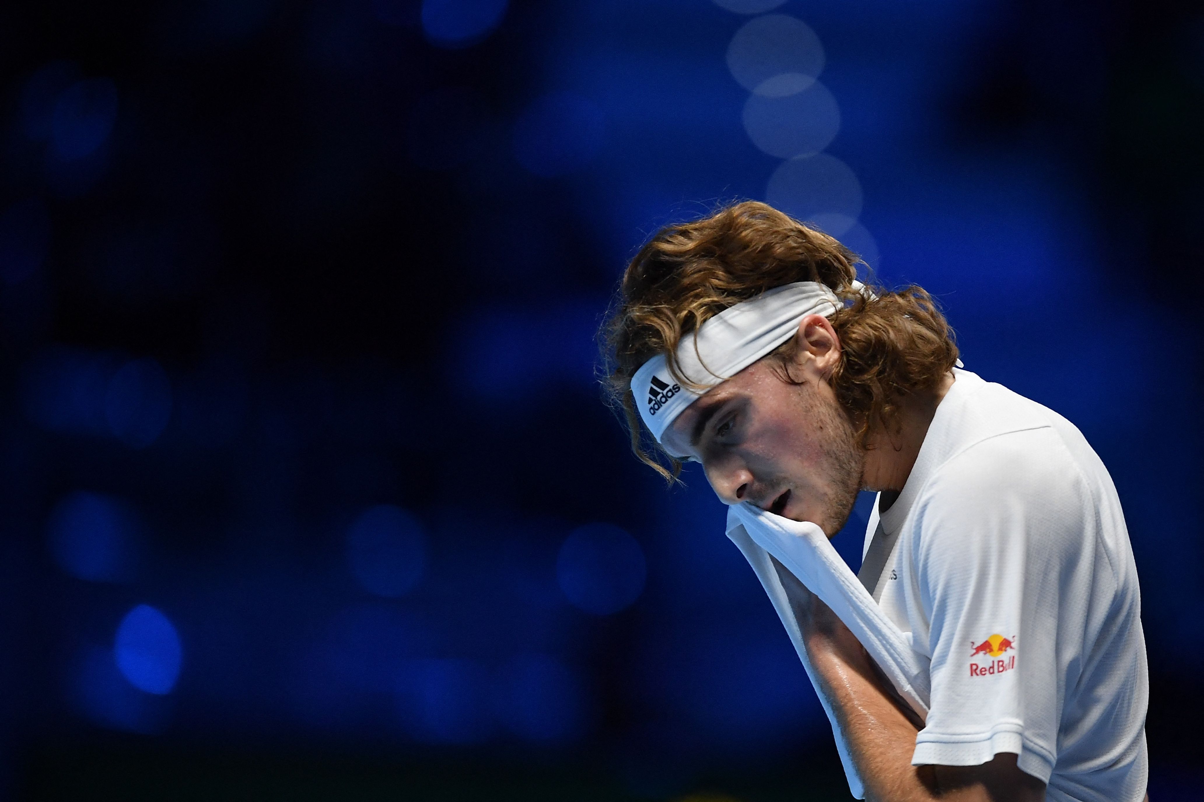 Cedera, Tsitsipas Mundur dari ATP Finals