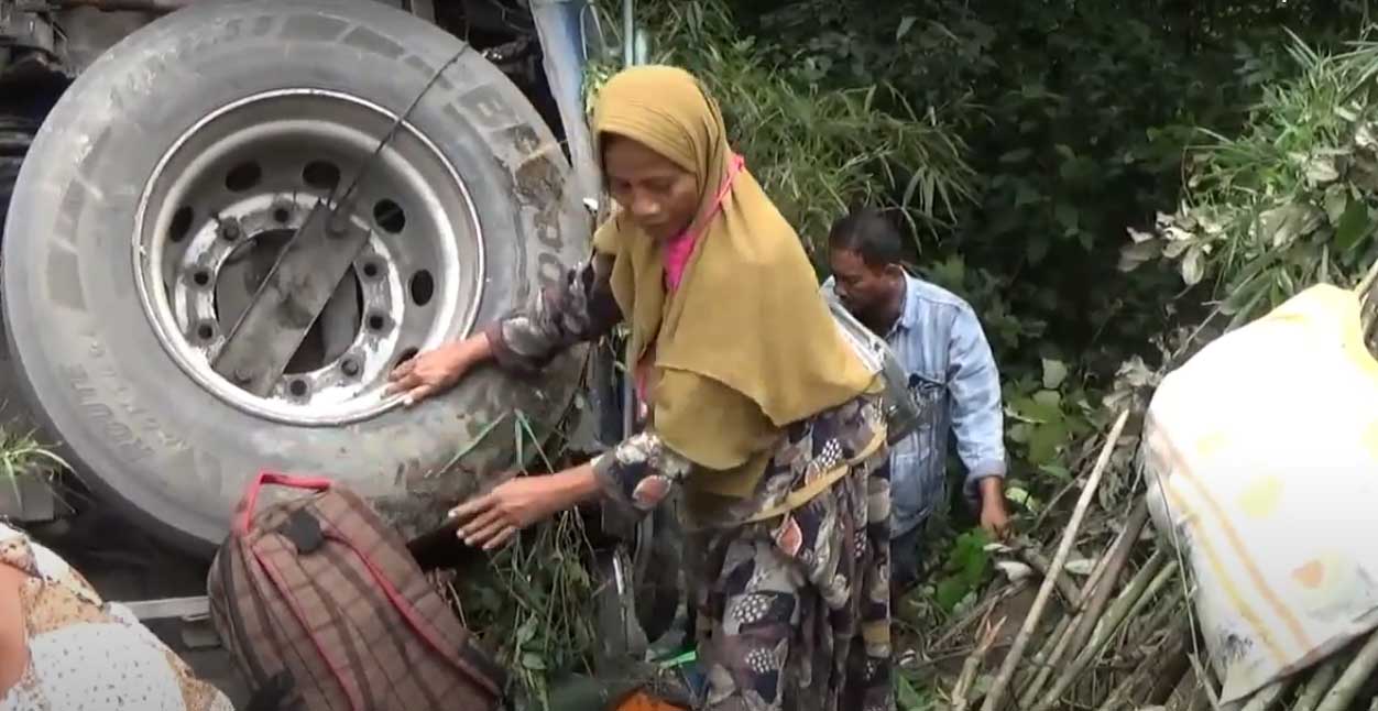 Bus ALS Terjun Ke Jurang, 40 Penumpang Selamat