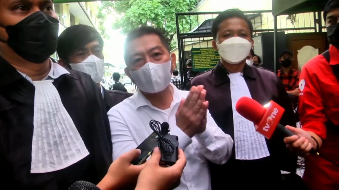 Terdakwa kasus pemukulan WNA Andy Cahyady usai divonis bebas pengadilan