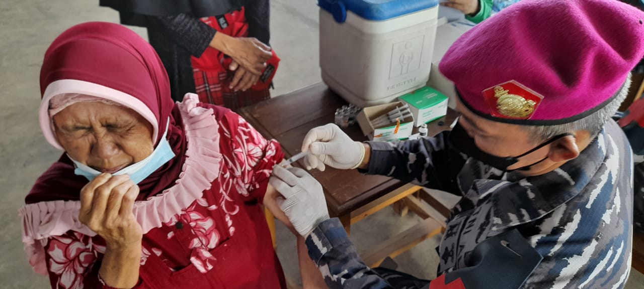 Vaksinasi Kolaborasi TNI-Polri di Bogor Sasar 2.000 Orang