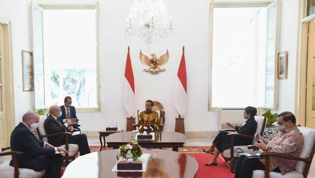 Presiden Joko Widodo menerima kunjungan kehormatan Menlu prancis Jean-Yves Le Drian