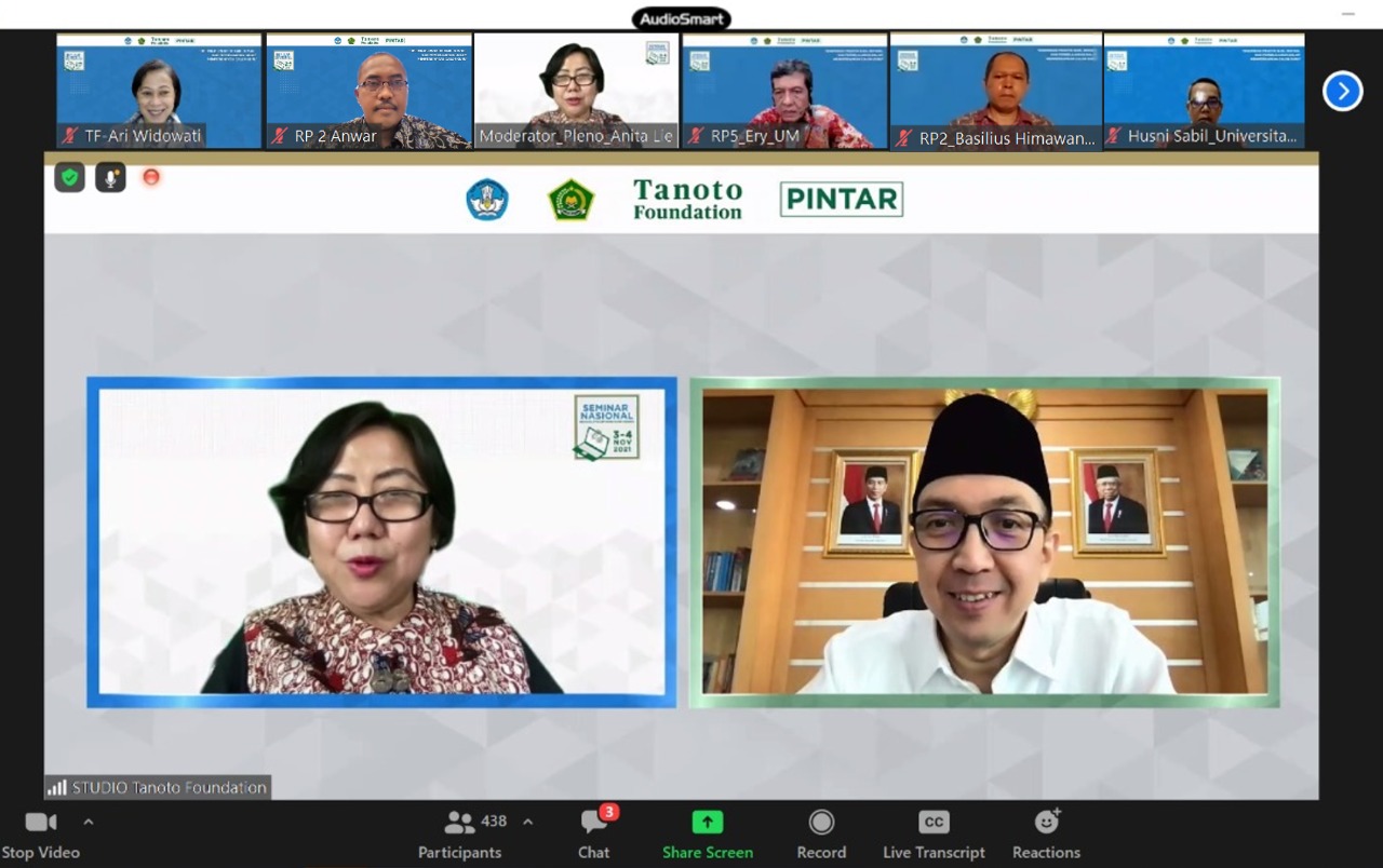 Webinar LPTK Menyiapkan Guru Unggul