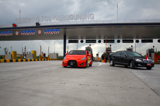 Presiden Dorong Pembangunan Ekosistem Mobil Listrik