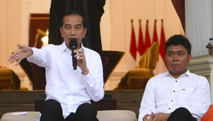 Staf Khusus Presiden, Billy Mambrasar (kanan).