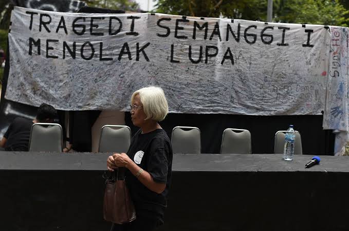 Spanduk memeringati tragedi Semanggi 1