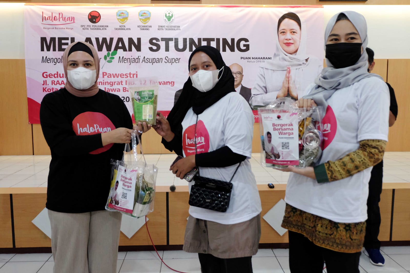 Relawan HaloPuan menggelar kegiatan Gerakan Melawan Stunting di di Graha Pawestri, Kecamatan Tawang, Kota Tasikmalaya, Jawa Barat.