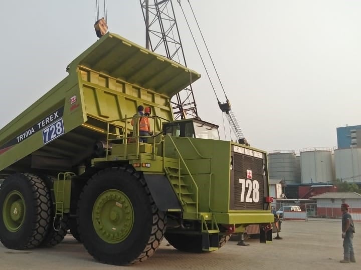 Alat berat milik Kobexindo Tractors Tbk. 