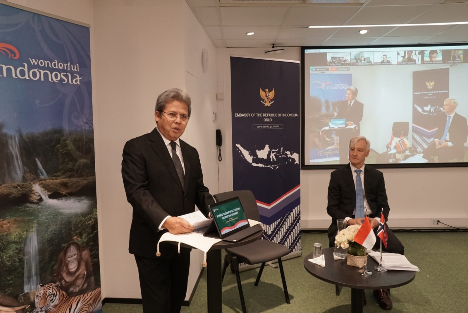 Duta Besar RI untuk Kerajaan Norwegia, Todung Mulya Lubis 