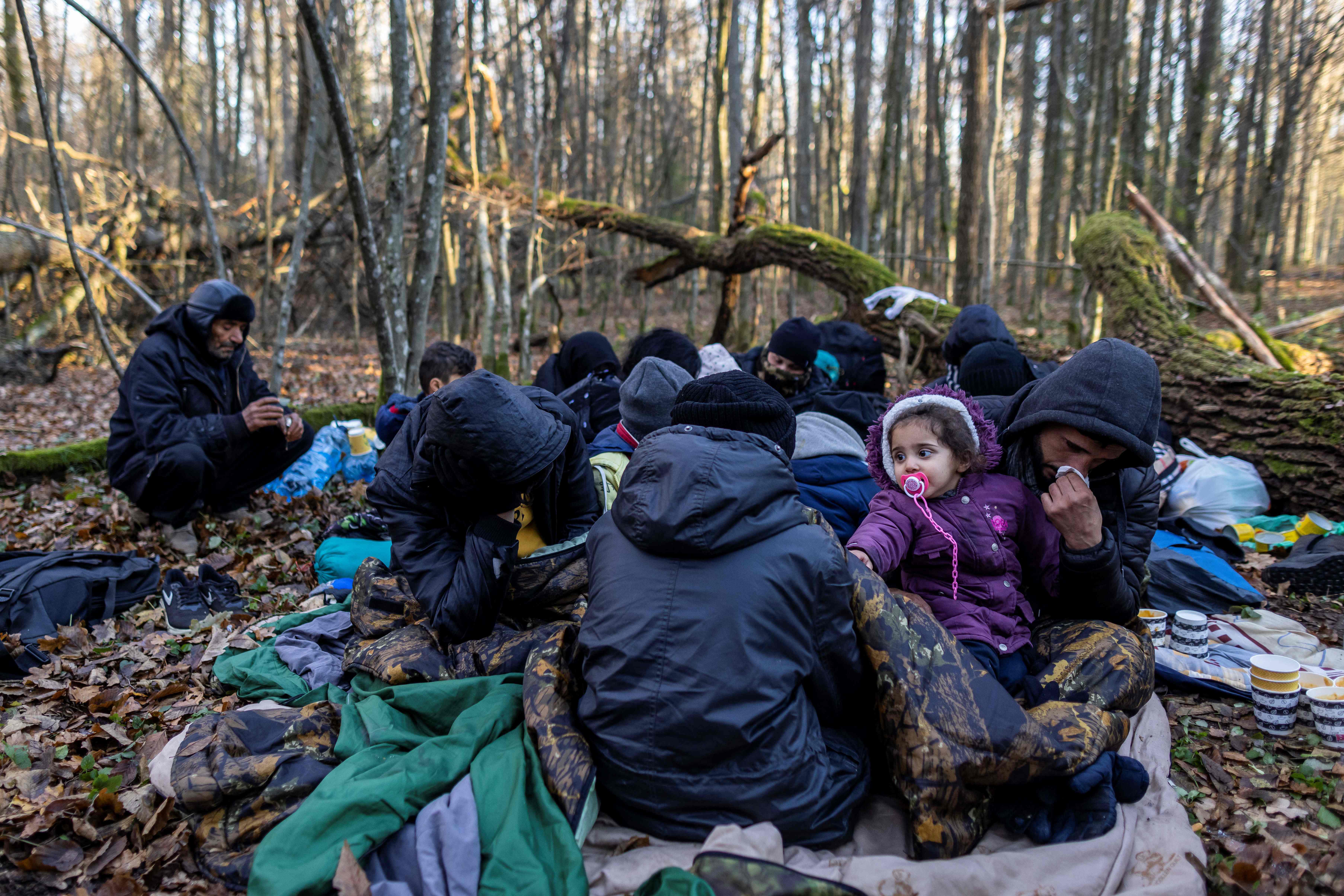 Sekelompok imigran terjebak di wilayah perbatasan antara Belarus dan Polandia.