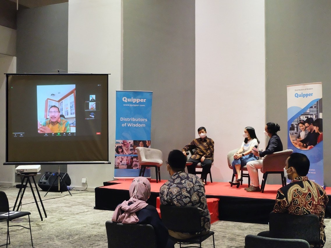 Implementasi hybrid learning dapat didukung oleh platform yang terintegrasi, mudah digunakan, serta bisa disesuaikan dengan kebutuhan.