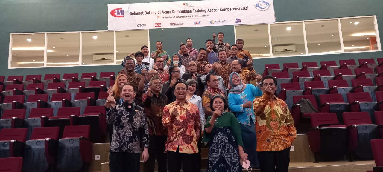 Training Asesor Kompetensi yang digelar LSP EMI di Bogor, Senin (8/11).