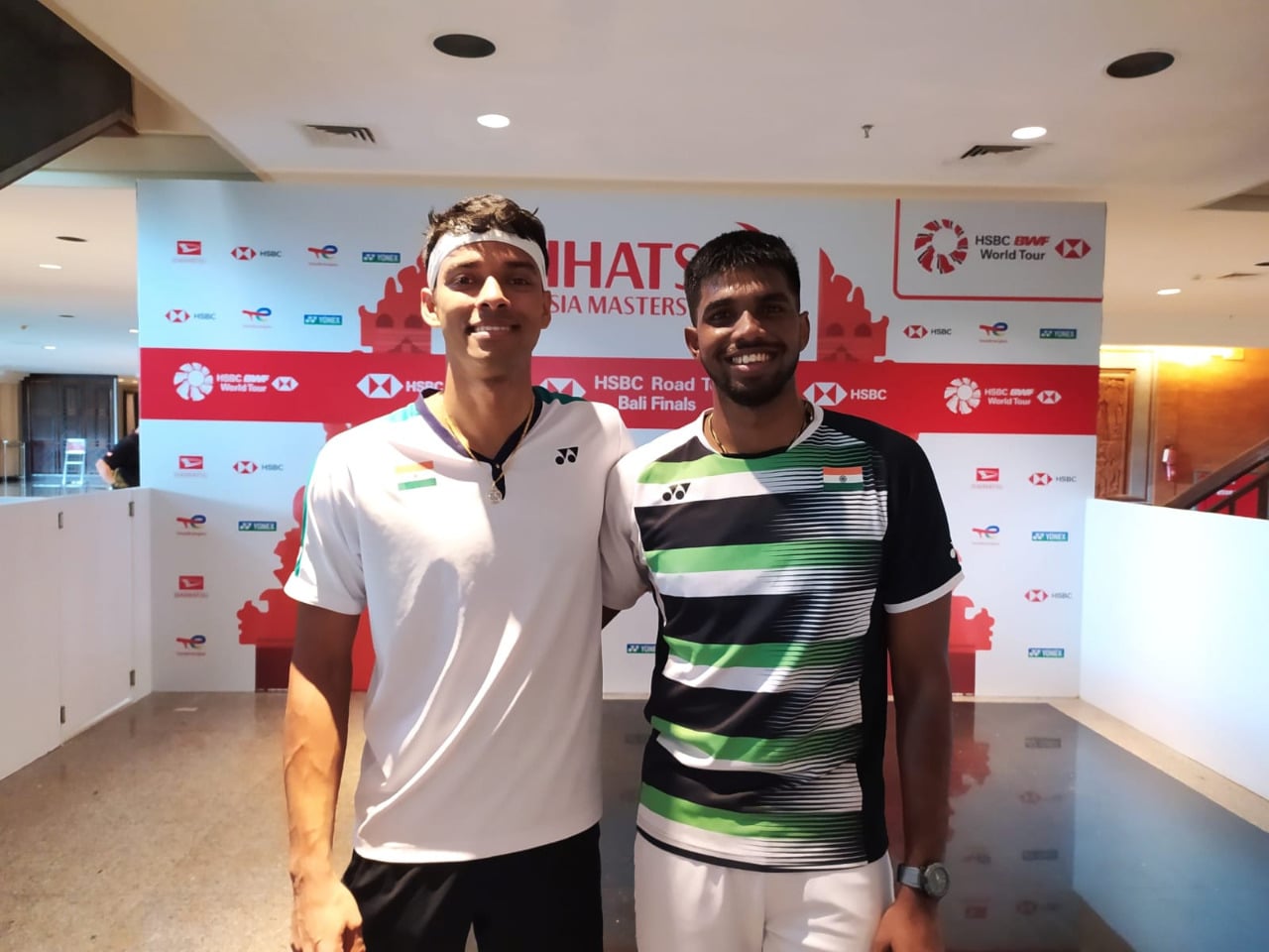 Ganda Putra India Chirag Shetty/Satwiksairaj Rankireddy usai latihan di lapangan utama Indonesia Masters 2021.