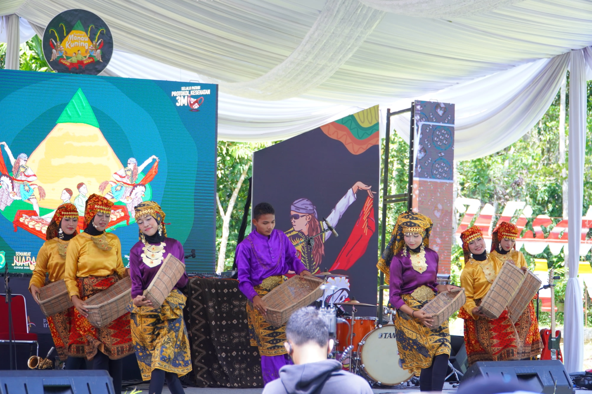 Plt Bupati Muba Beni Hernedi saat meresmikan obyek Wisata Manau Kuning Desa Jirak Jaya Kecamatan Jirak Jaya, Kamis (18/11/2021).