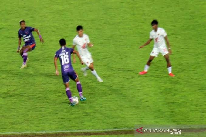 PSM Makassar versus Persita Tangerang