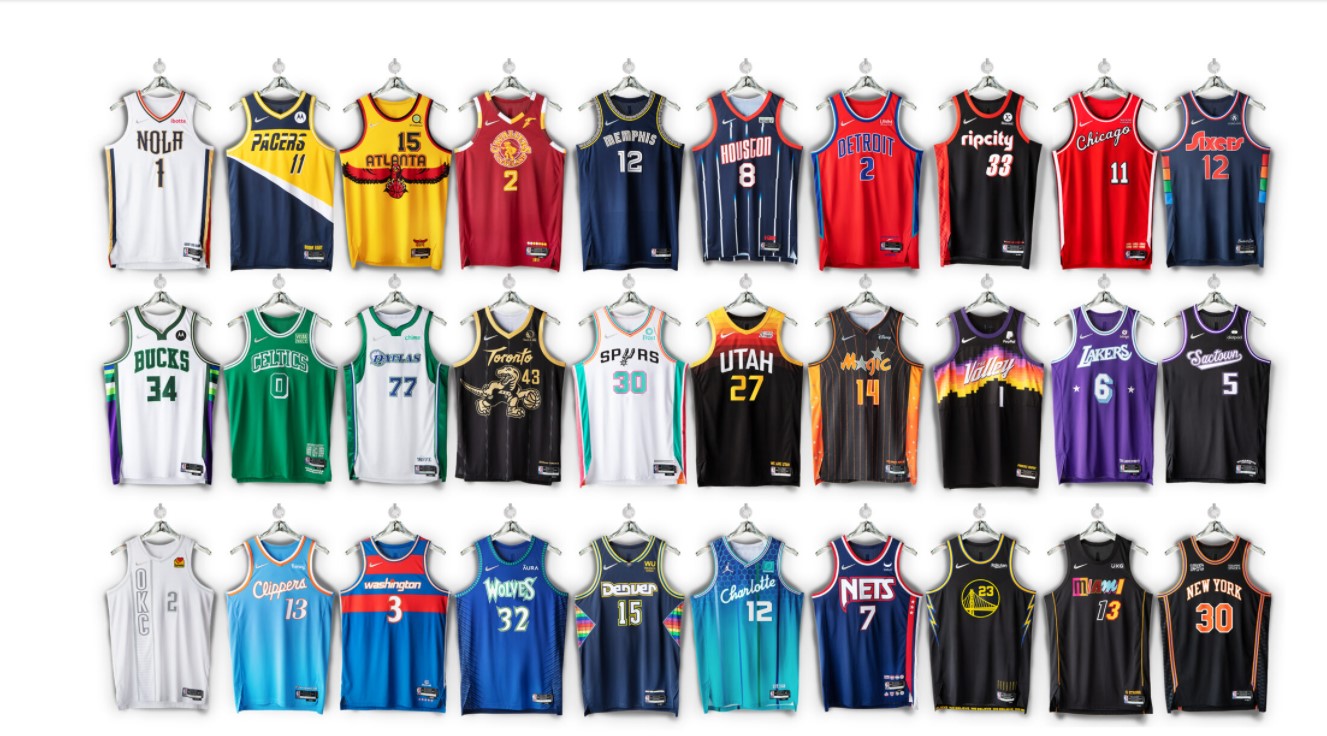 Jersey kerja sama NBA dan Nike untuk memperingati HUT ke-75 liga bola basket AS itu.