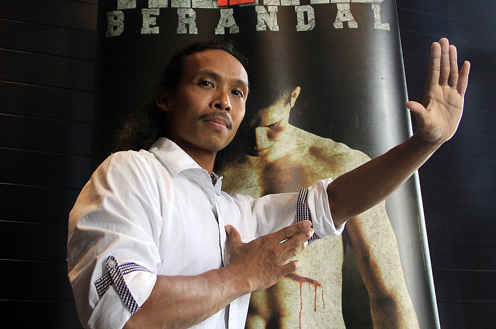 Yayan Ruhian Gunakan Aplikasi untuk Saring Panggilan Telepon