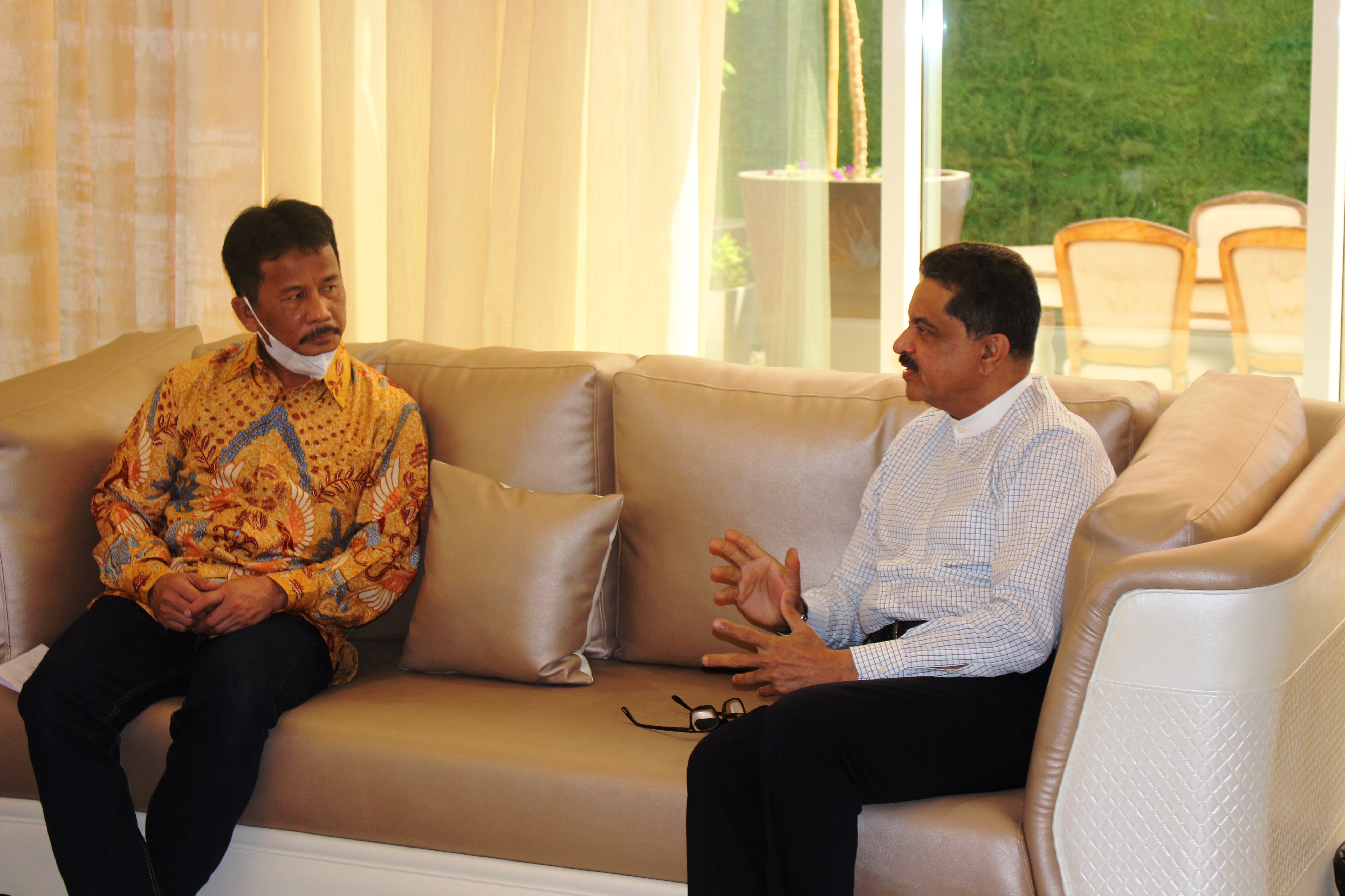 Kepala BP Batam Muhammad Rudi (kiri) dan pendiri Thumbay Group, Dr Thumbay Moideen.