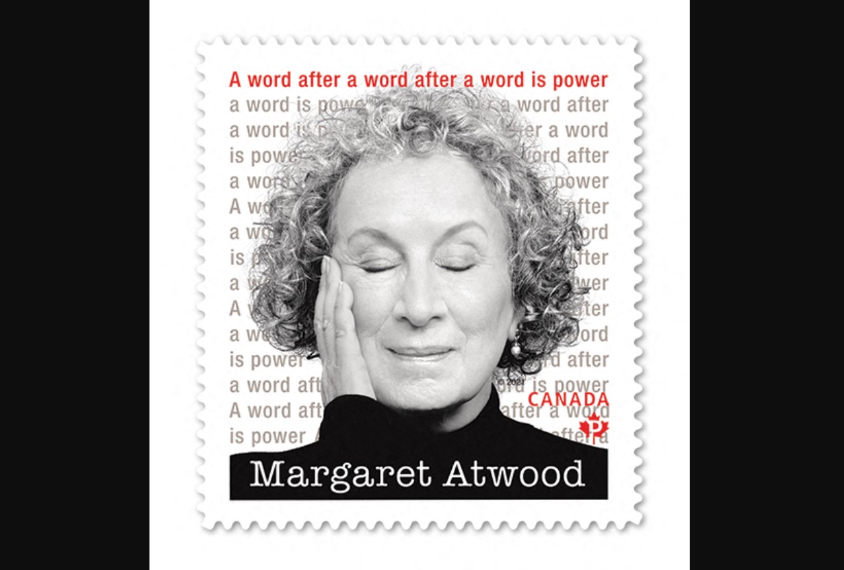 Prangko yang menampilkan wajah Margaret Atwood