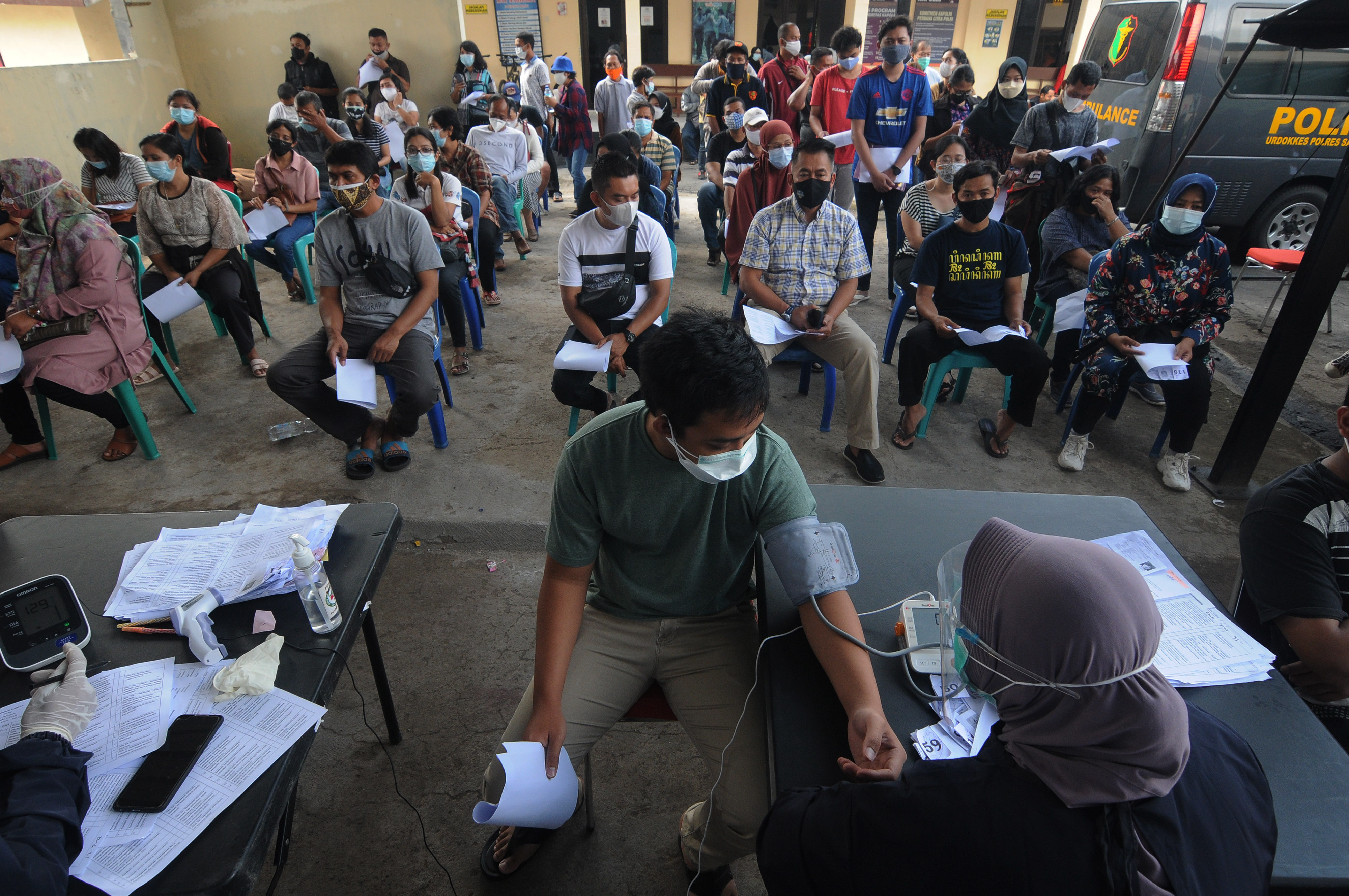 Cakupan Vaksinasi Lengkap di Indonesia Melebihi Target WHO