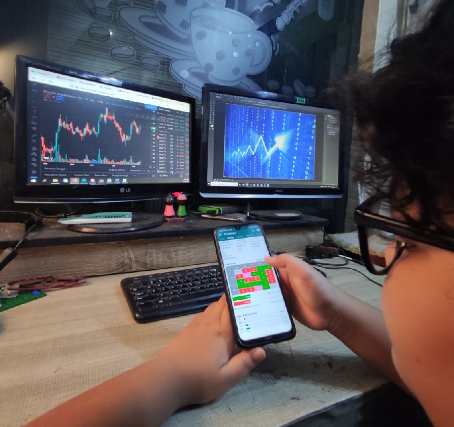 IHSG Jumat Pagi Menguat Termotivasi Pertumbuhan Ekonomi Kuartal III