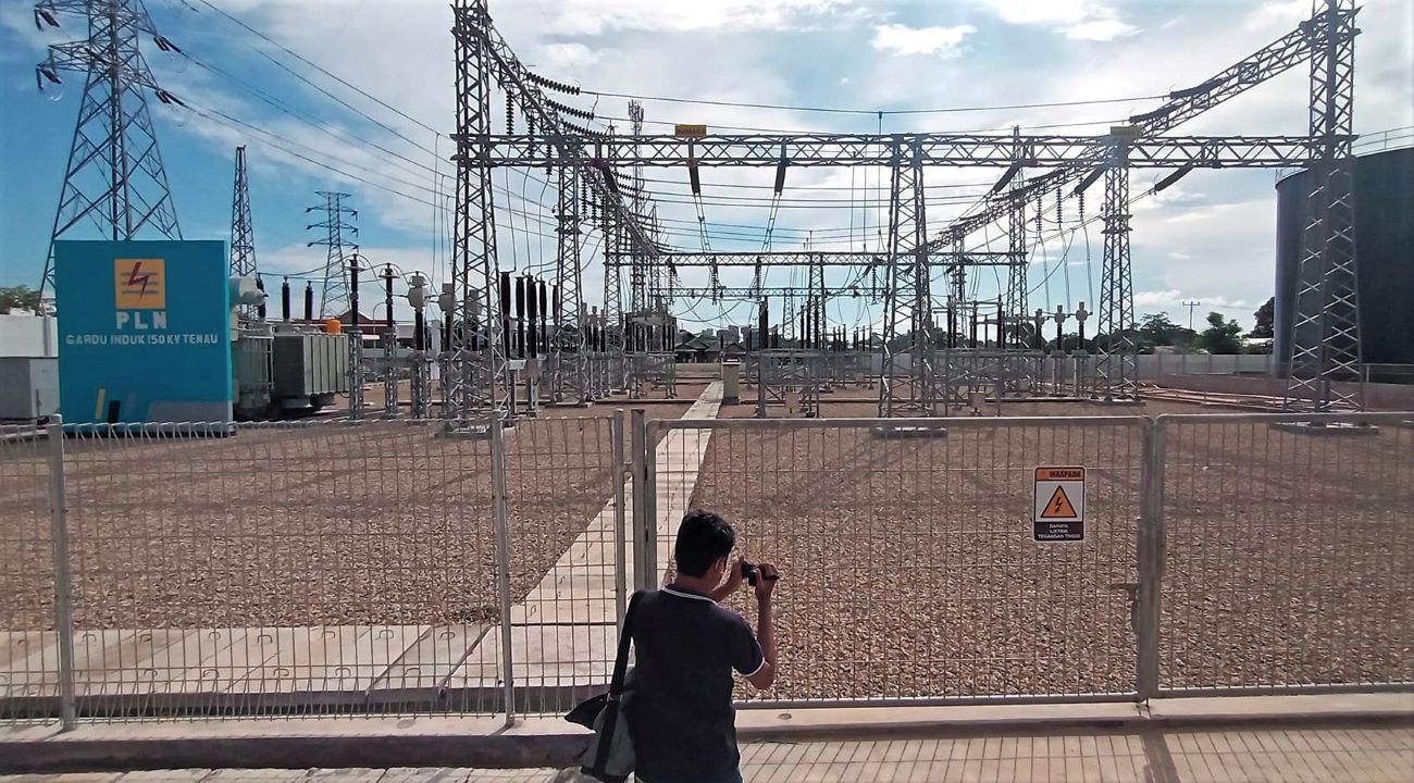 Gardu Induk 150 kV Tenau dan saluran udara tegangan tinggi (SUTT) 150 kV 