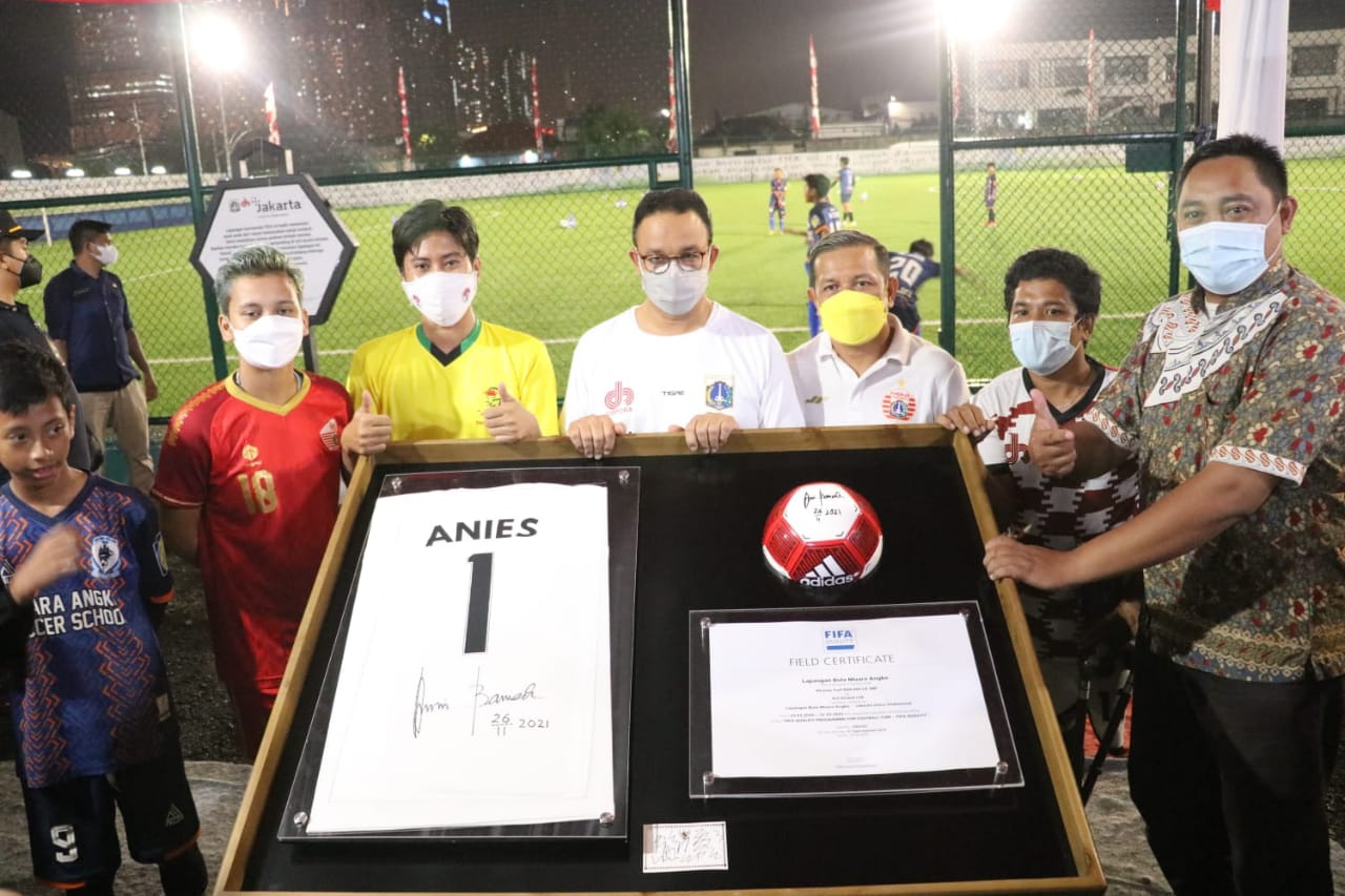 Anies Resmikan Lapangan Ingub Muara Angke