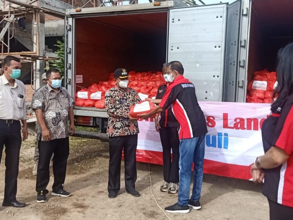 Sinar Mas Land Berikan 1.000 Paket Bahan Pangan untuk Warga Rumpin