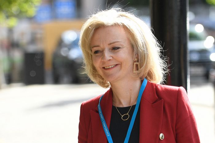 Menteri Luar Negeri Inggris Elizabeth Mary Truss. 