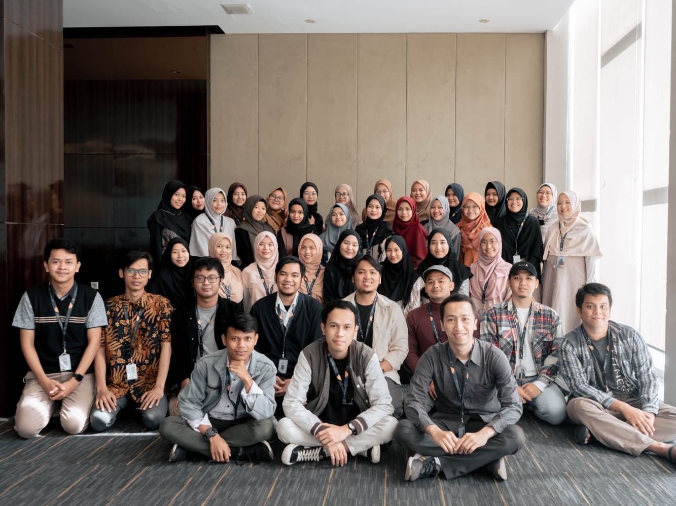 Pemilik Jilbrave Bersama Istri Membangun Usaha