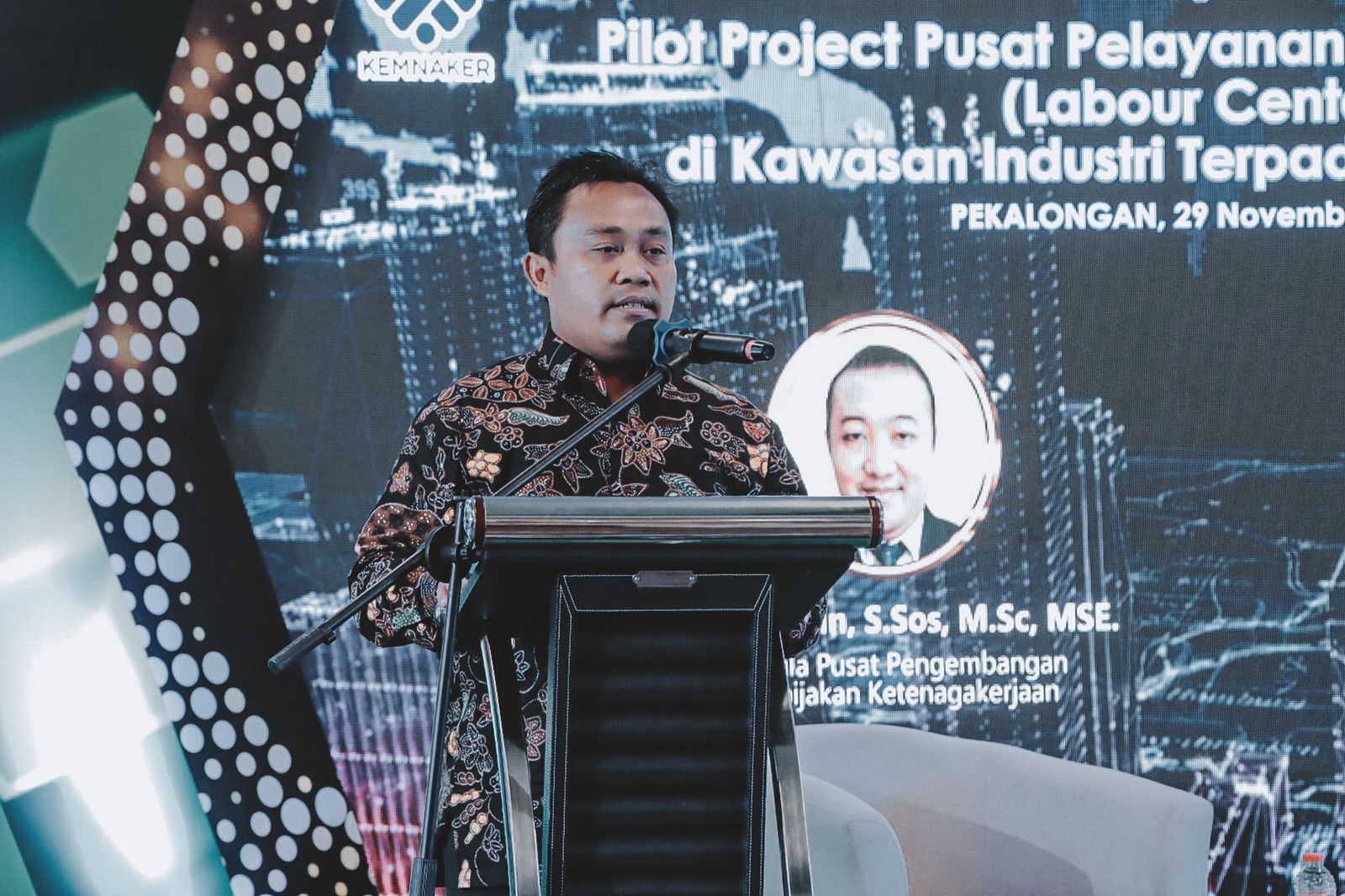 Staf khusus Menakertrans Caswiyono Rusdye Cakrawangsa