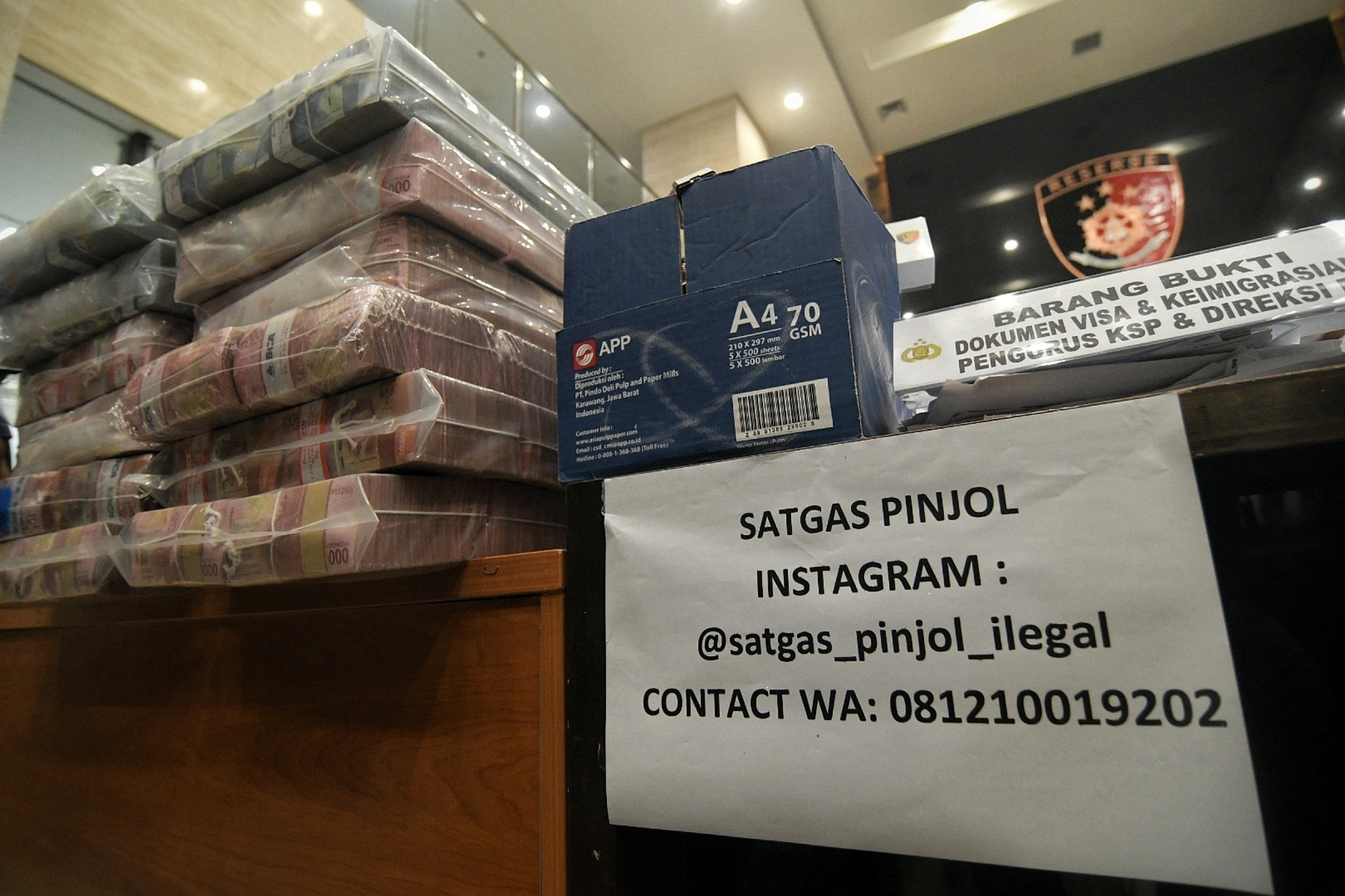 barang bukti pengungkapan kasus pinjaman online