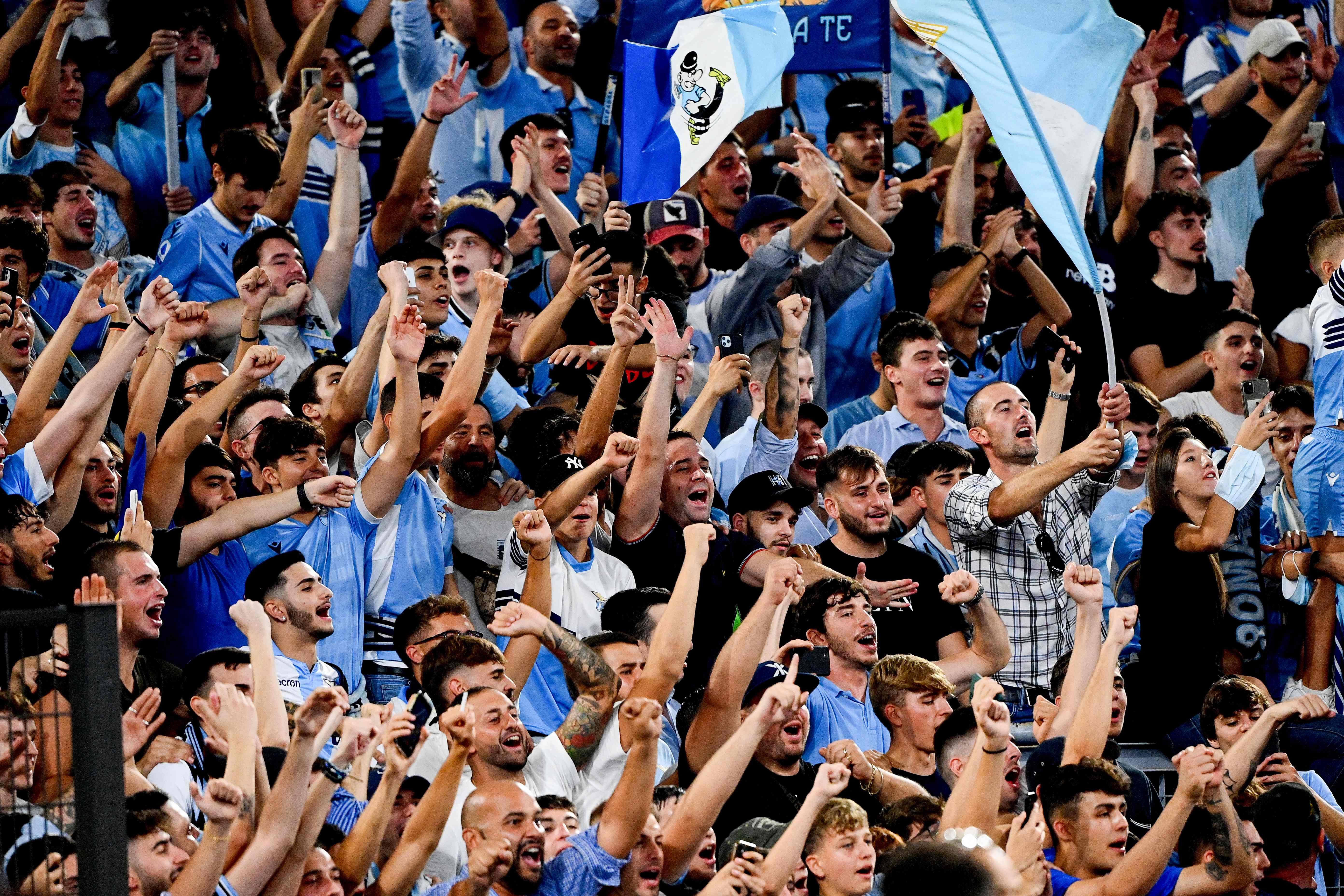 Aksi para pendukung Lazio