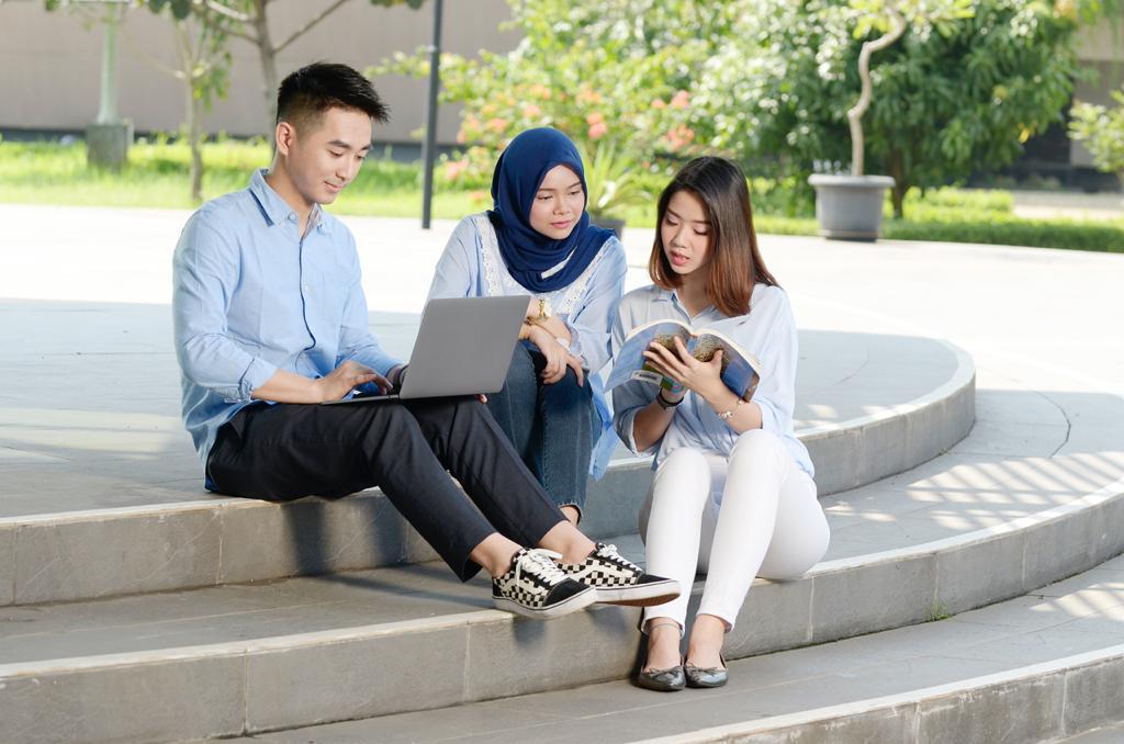 Para mahasiswa dari Universitas Prasetya Mulya ditanamkan miliki semangat kewirausahaan.