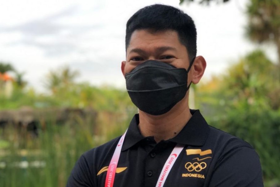 Ketua Umum Komite Olimpiade Indonesia (KOI) Raja Sapta Oktohari saat meninjau pelaksanaan gelembung Indonesia Badminton Festival 2021.