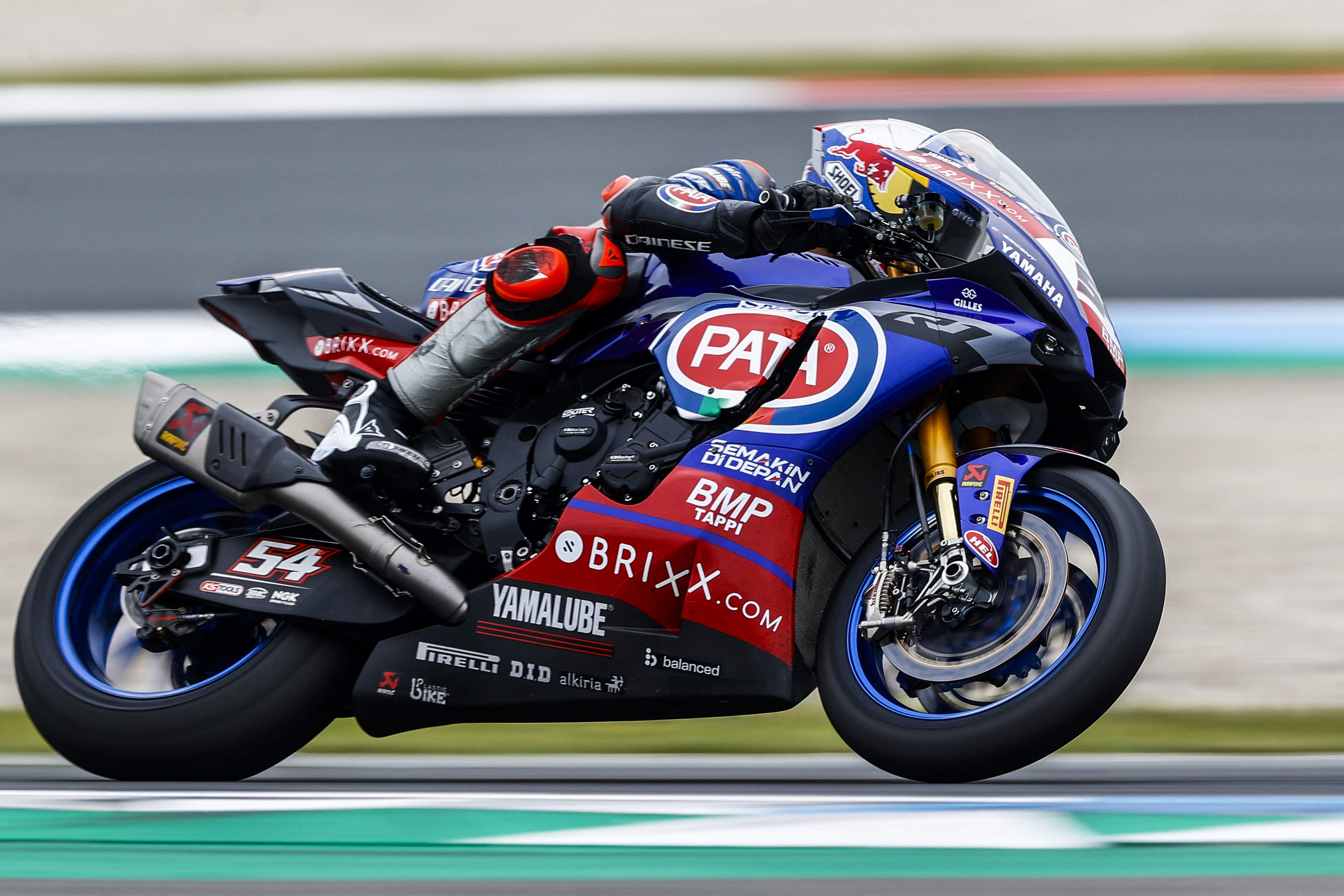 Pembalap Turki Toprak Razgatlioglu dari tim Yamaha saat beraksi di Sirkuit Assen, Belanda. 
