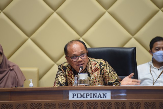 Wakil Ketua Komisi II DPR RI Junimart Girsang saat audiensi di Gedung DPR RI, Senayan, Jakarta, Rabu (3/11/2021). 