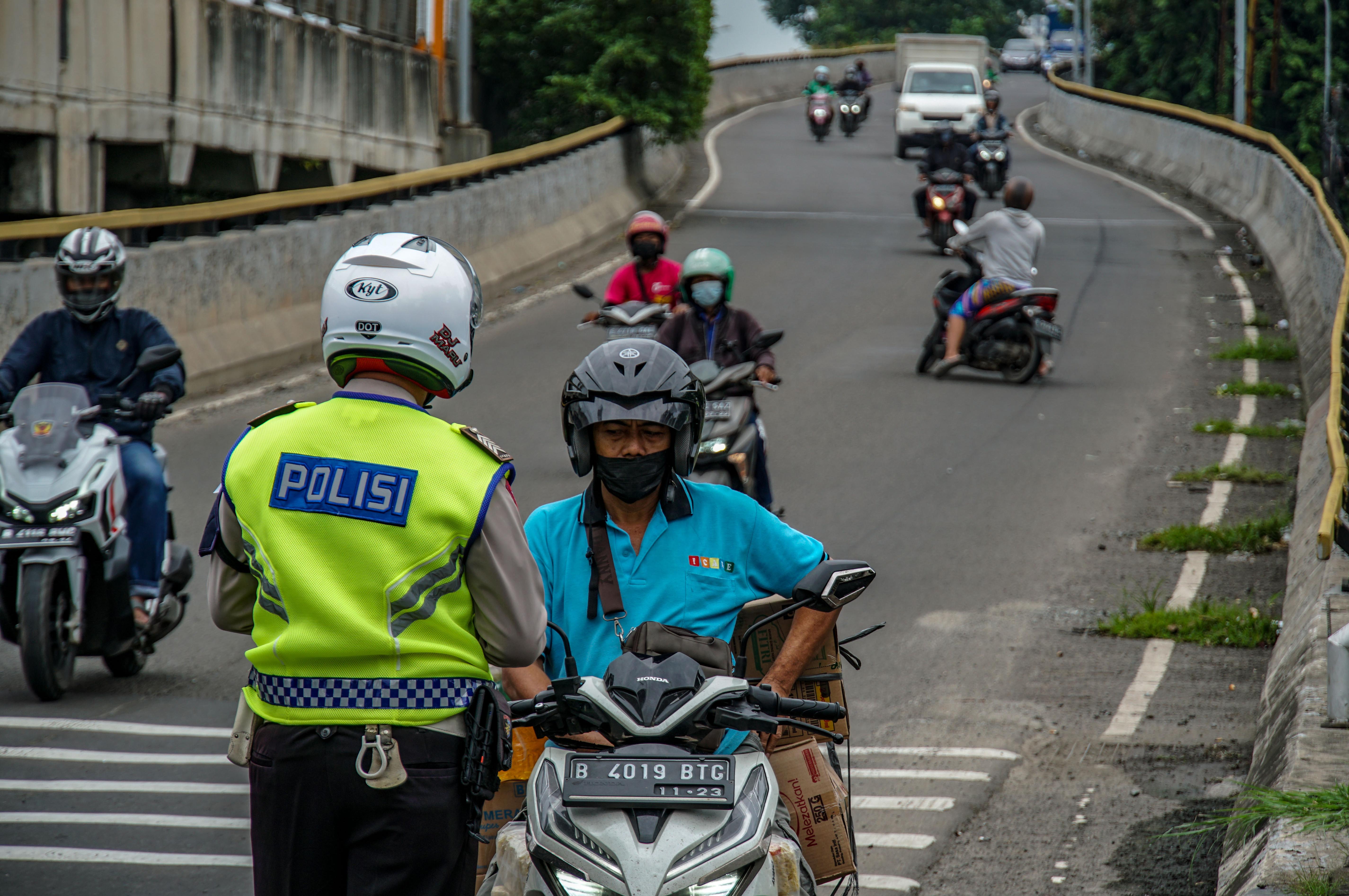 Polda Metro Jaya menggelar operasi Zebra Jaya 2021 yang dilaksanakan selama dua minggu mulai Senin (15/11).