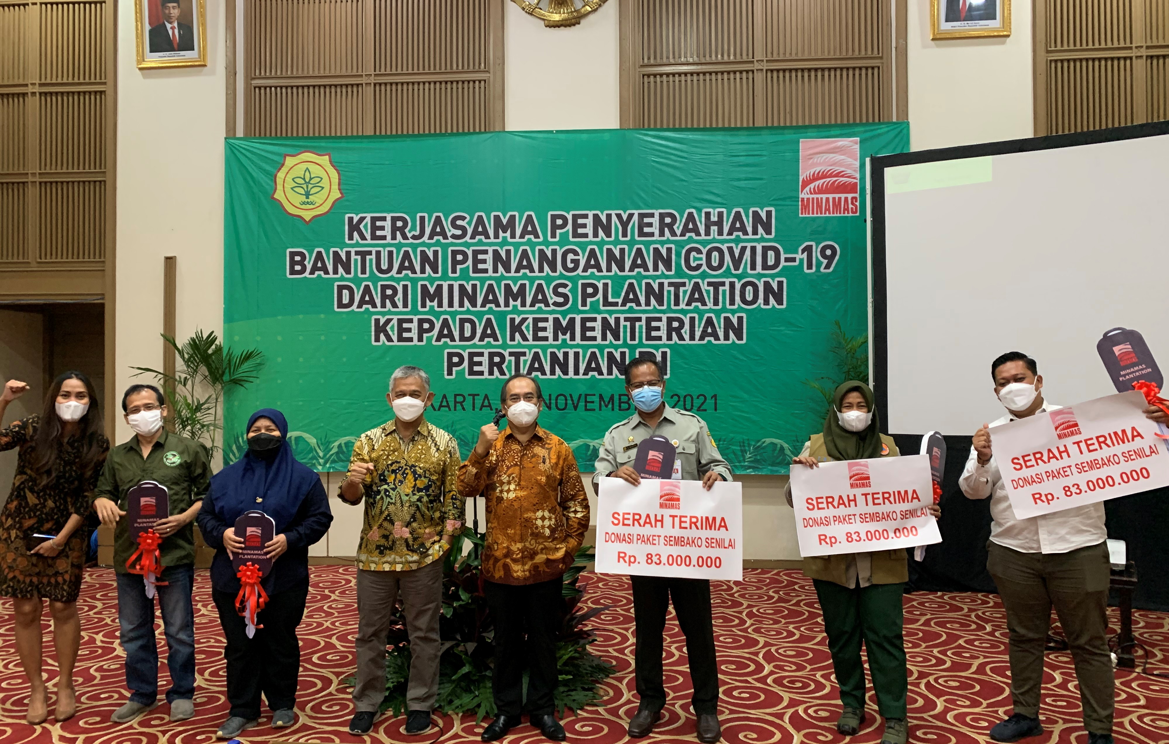  Minamas Plantation Donasikan Dua Ambulans dan Sembako kepada Kementan 