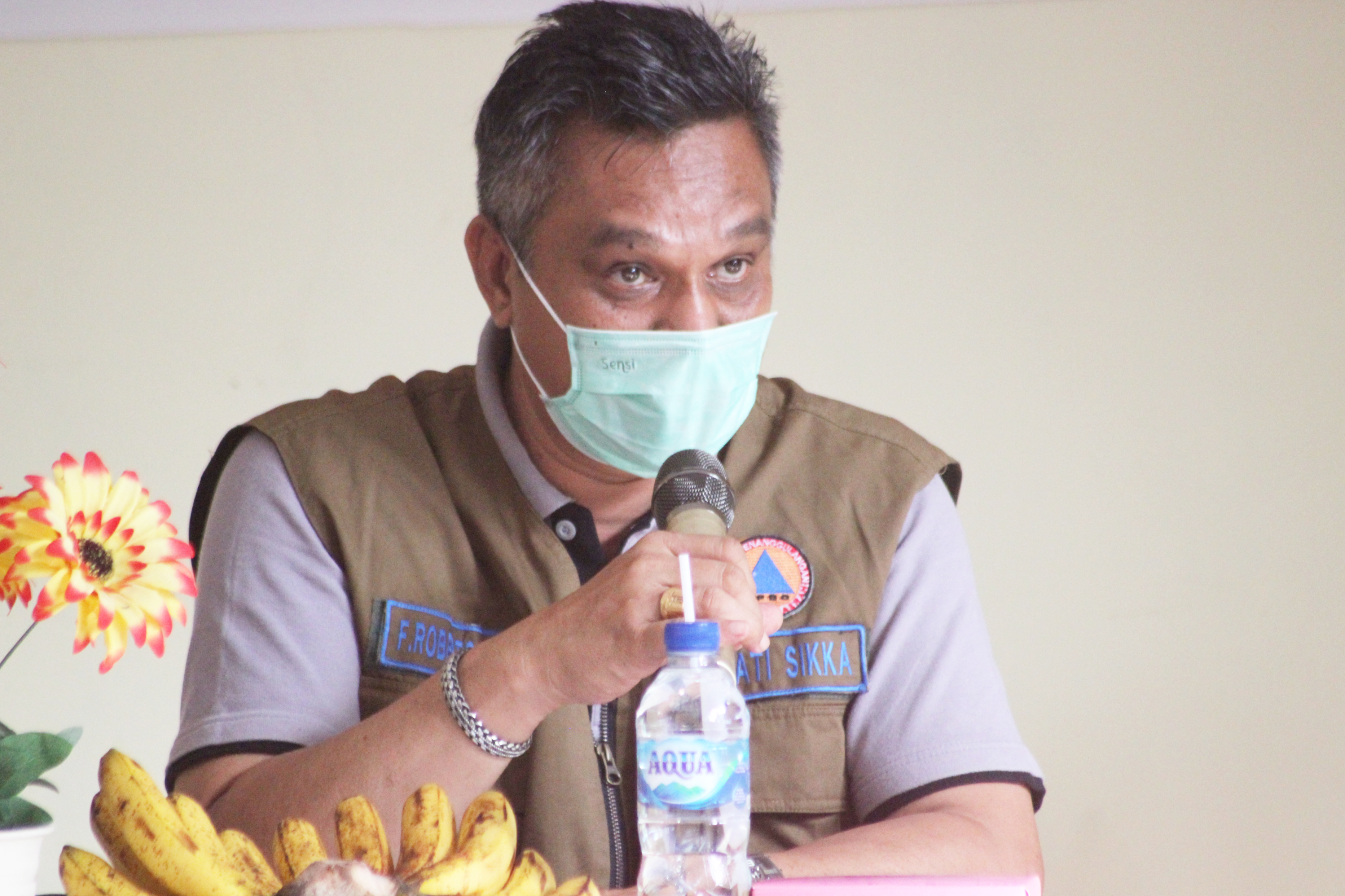 Bupati Sikka Fransiskus Roberto Diogo menetapkan status tanggap darurat terhitung sejak tanggal 20 November sampai dengan 19 Desember 2021.