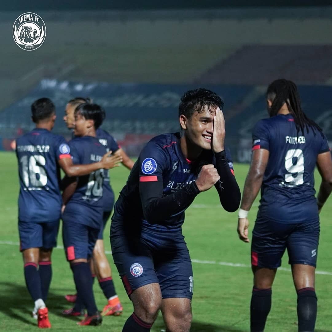 Pemain Arema FC merayakan kemenangan atas Barito Putera