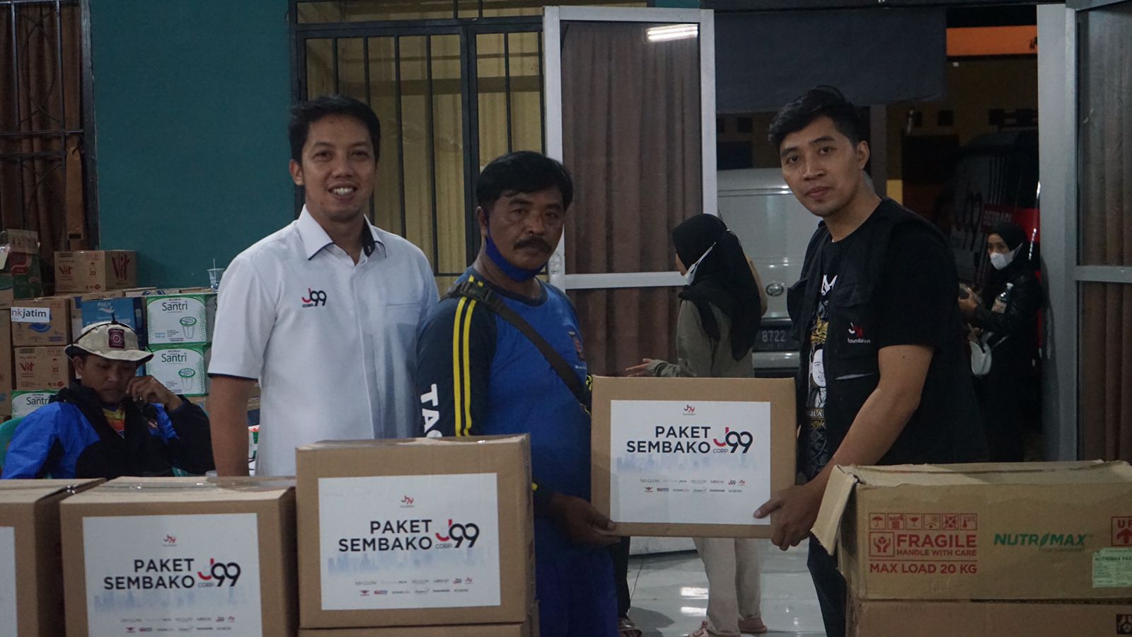 J99 Corp bersama dengan J99 Foundation bersinergi dengan menyalurkan bantuan untuk para warga yang tertimpa musibah banjir bandang di Batu.